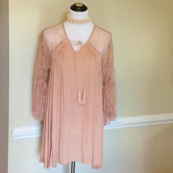 Umgee Dresses & Skirts - Umgee crinkle and lace boho style tunic/dress